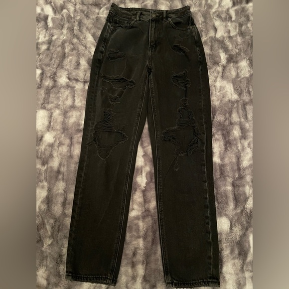 American Eagle High-Waisted Mom Jeans - Picture 1 of 4